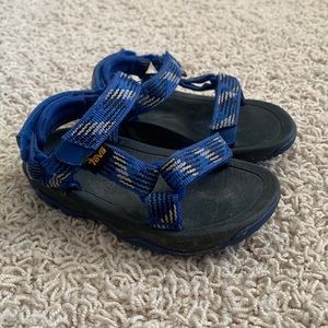 Teva- like new sandals!